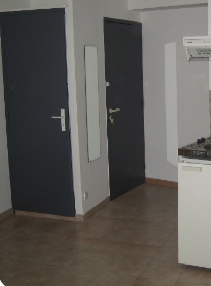 STUDIO 24 m² - n°7 - 1er étage — photo 4
